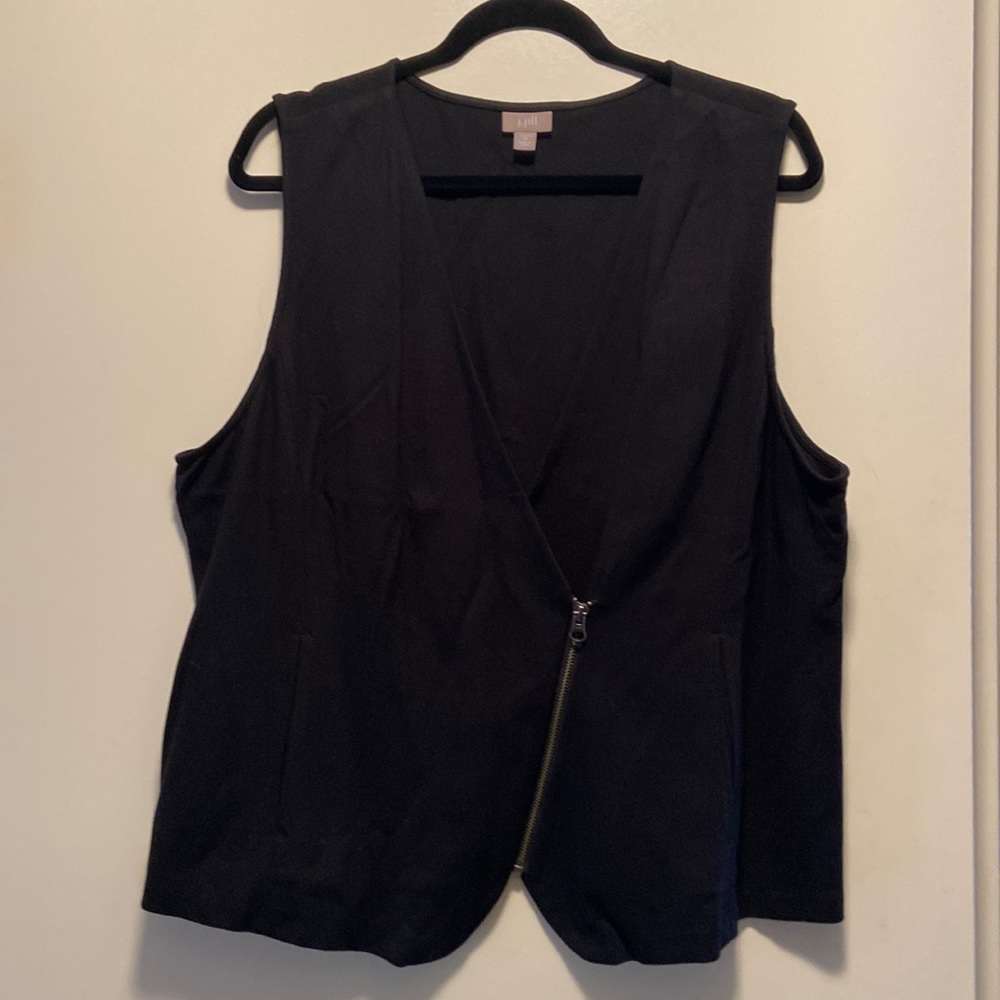 JJill Vest top. Very unique style!